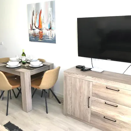 Appartamento Beautiful Pool Side 2 Bed Apt With Free Wifi In Pdc Apt 6b